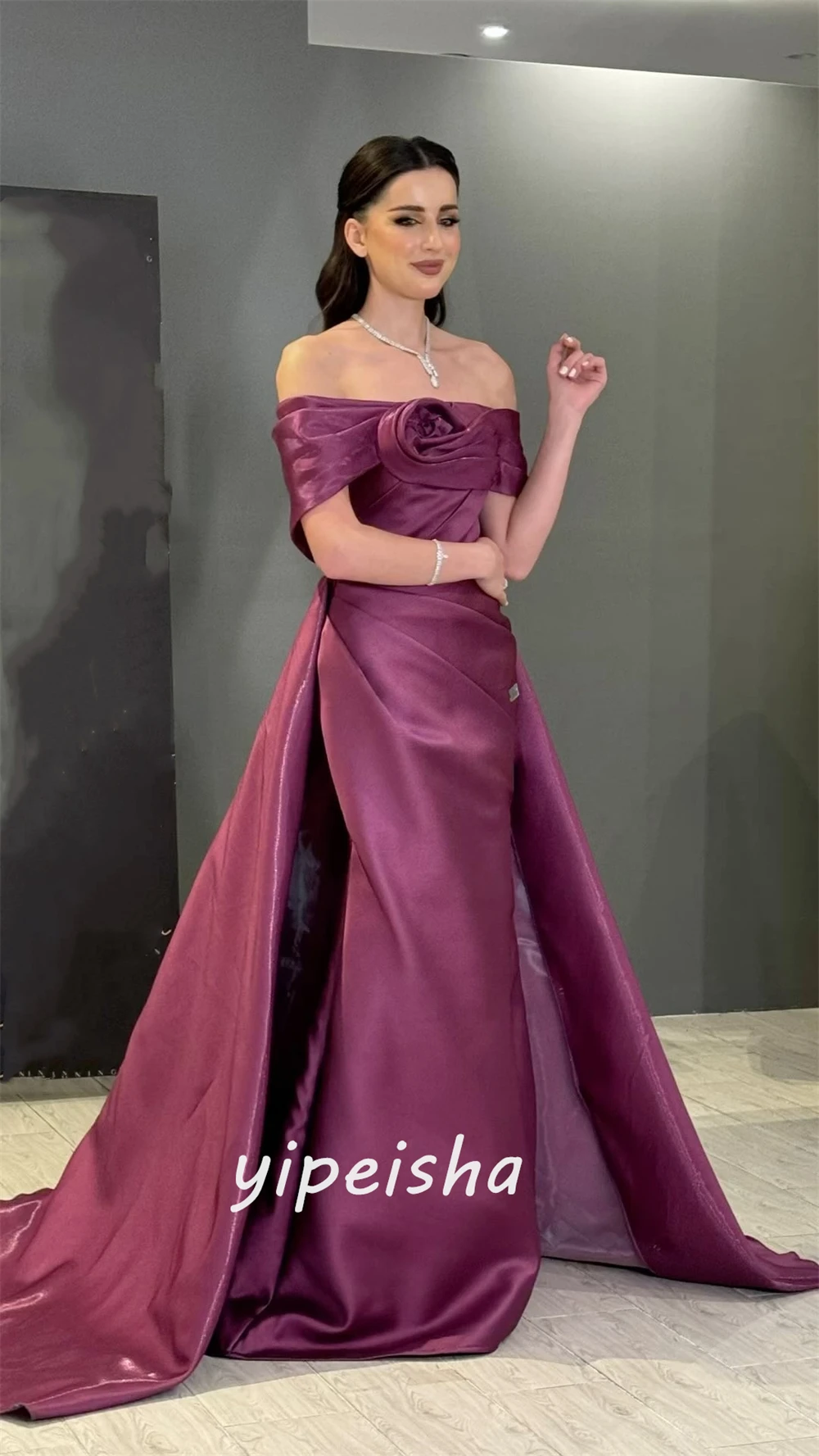 Robe Trapèze en Satin à Épaules Dénudées, Faite à la Main, Vêtement à Fleurs, sur Mesure, pour les Occasions, Longue, pour la Journée des Léons