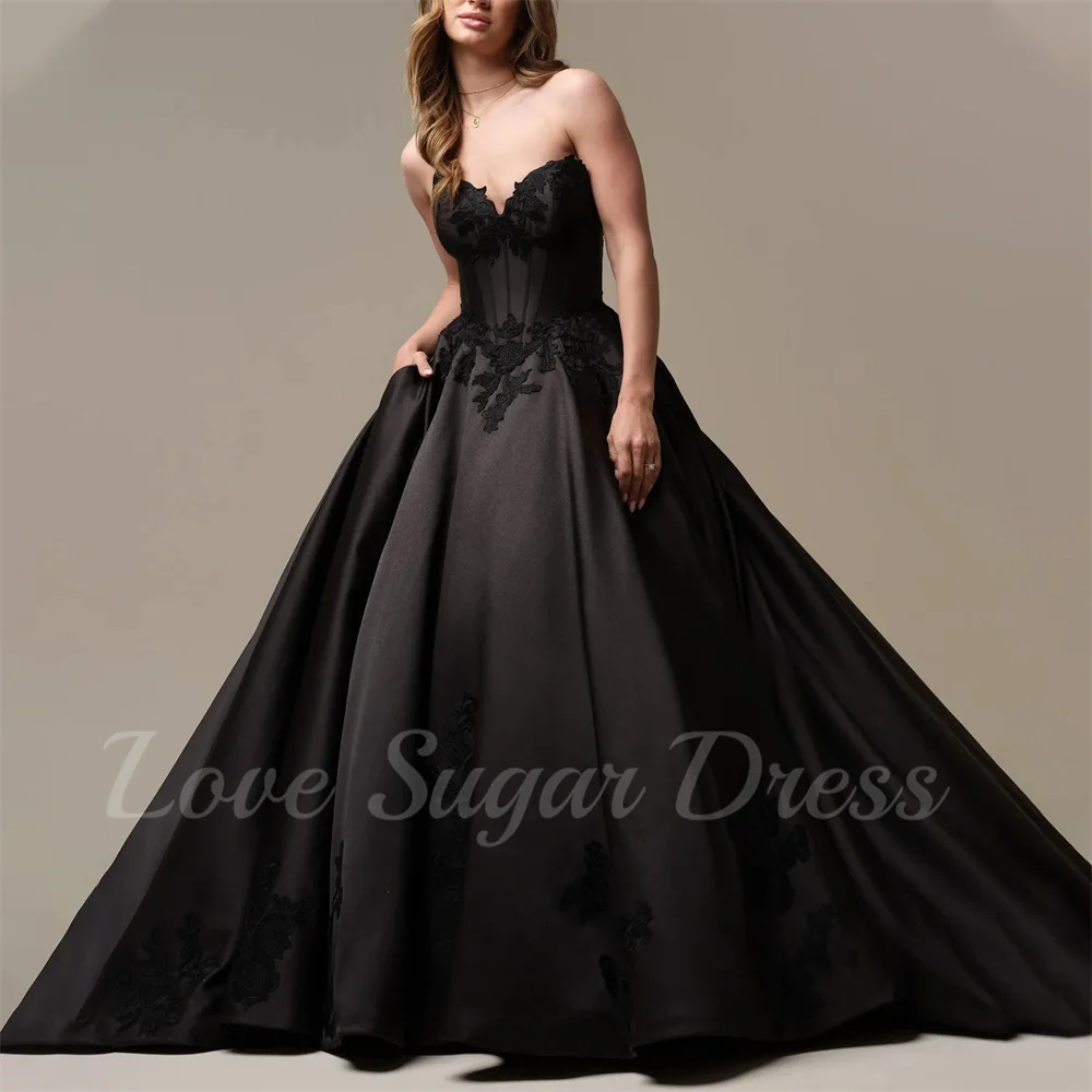 Plus Size Black Wedding Dress With Pockets Applique Lace V Neck Bridal Gowns A Line Back Button Bride Dresses robe de mariée