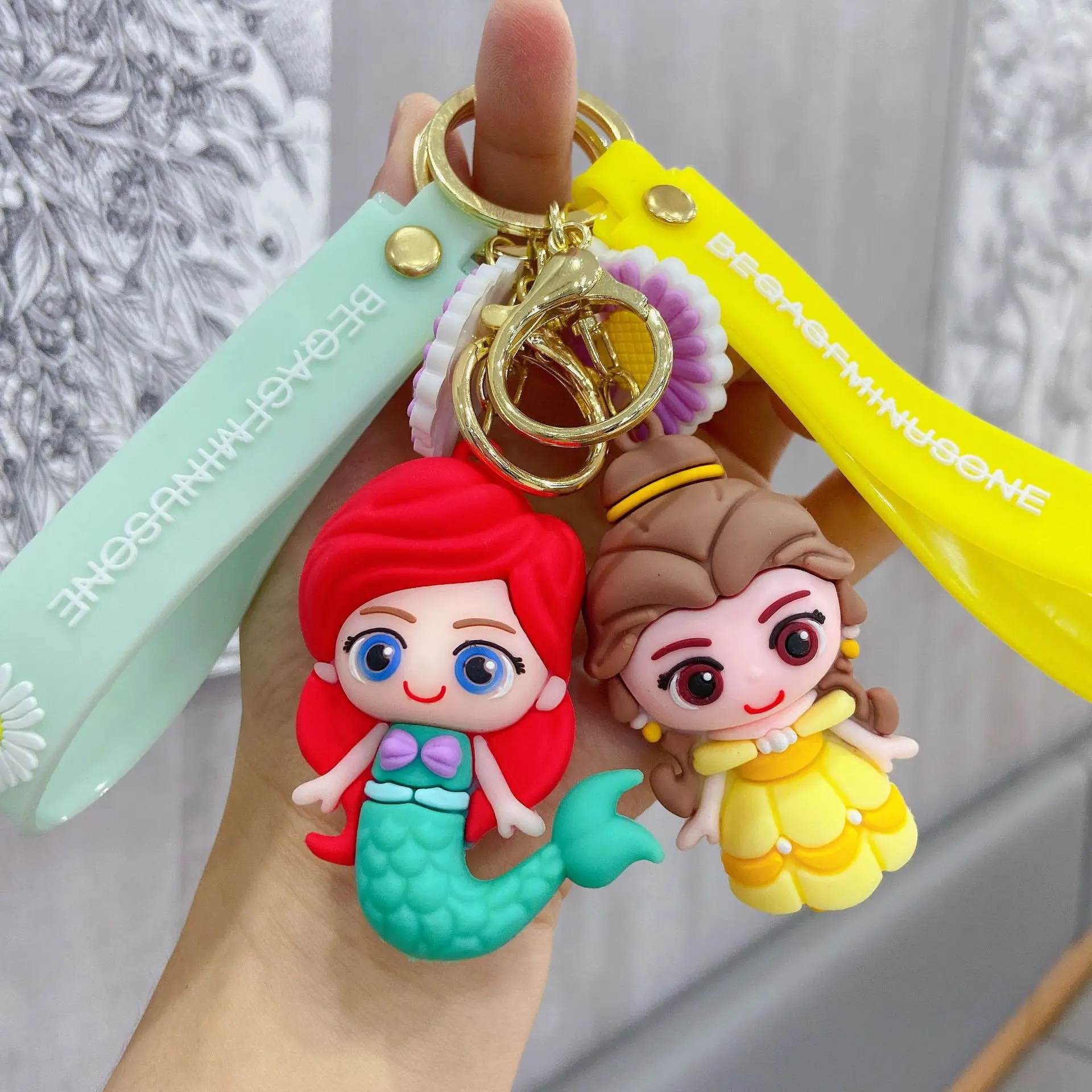 Disney Cute Keychain Cartoon Girl Mermaid Princess Keychain Cute Snow White Alice Keyring Bag Accessories Toys Gifts Wholesale