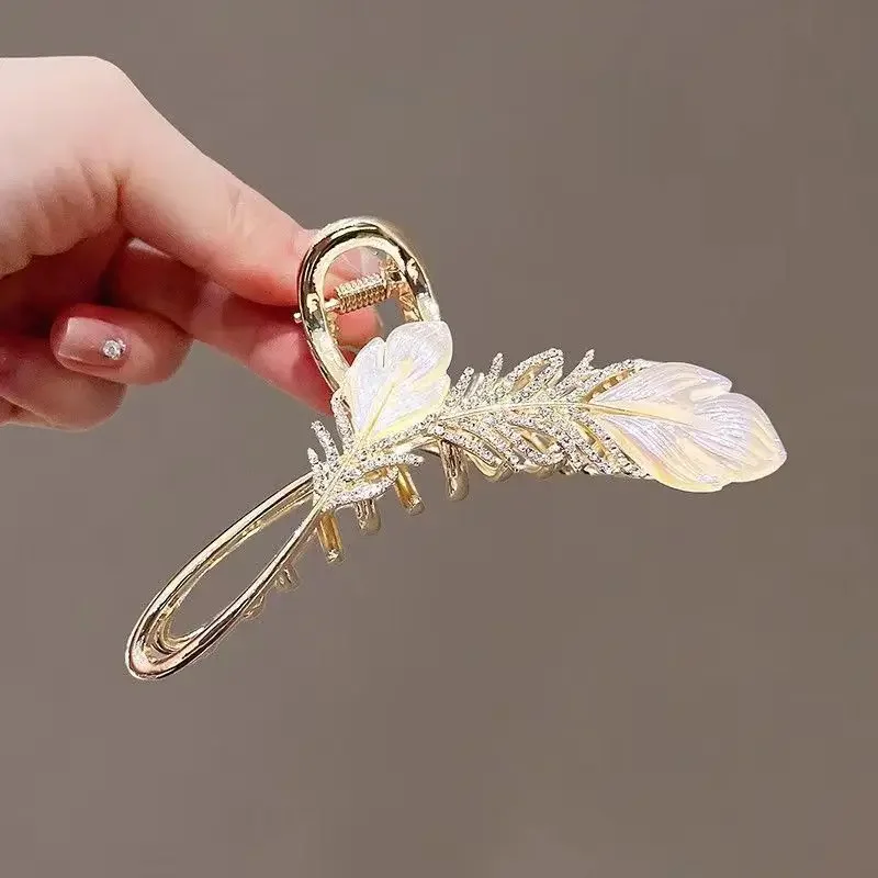 New Falling Feather Grab Clip Vintage Headdress Fairy Hairpin Retro Shark Clip Hair Clips for Women Trendy Claw Clips for Hair