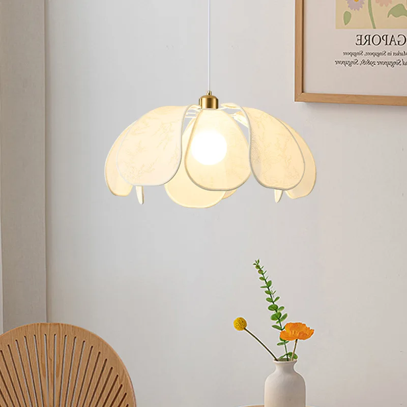 

Wabi-**** French retro restaurant chandelier feeling petals Japanese American medieval bedroom wall lamp table lamp dining table