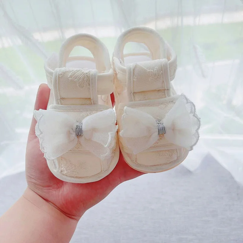 Summer girl baby sandals 0-1 year old baby walking shoes sweet princess shoes breathable toe wrap non slip soft sole