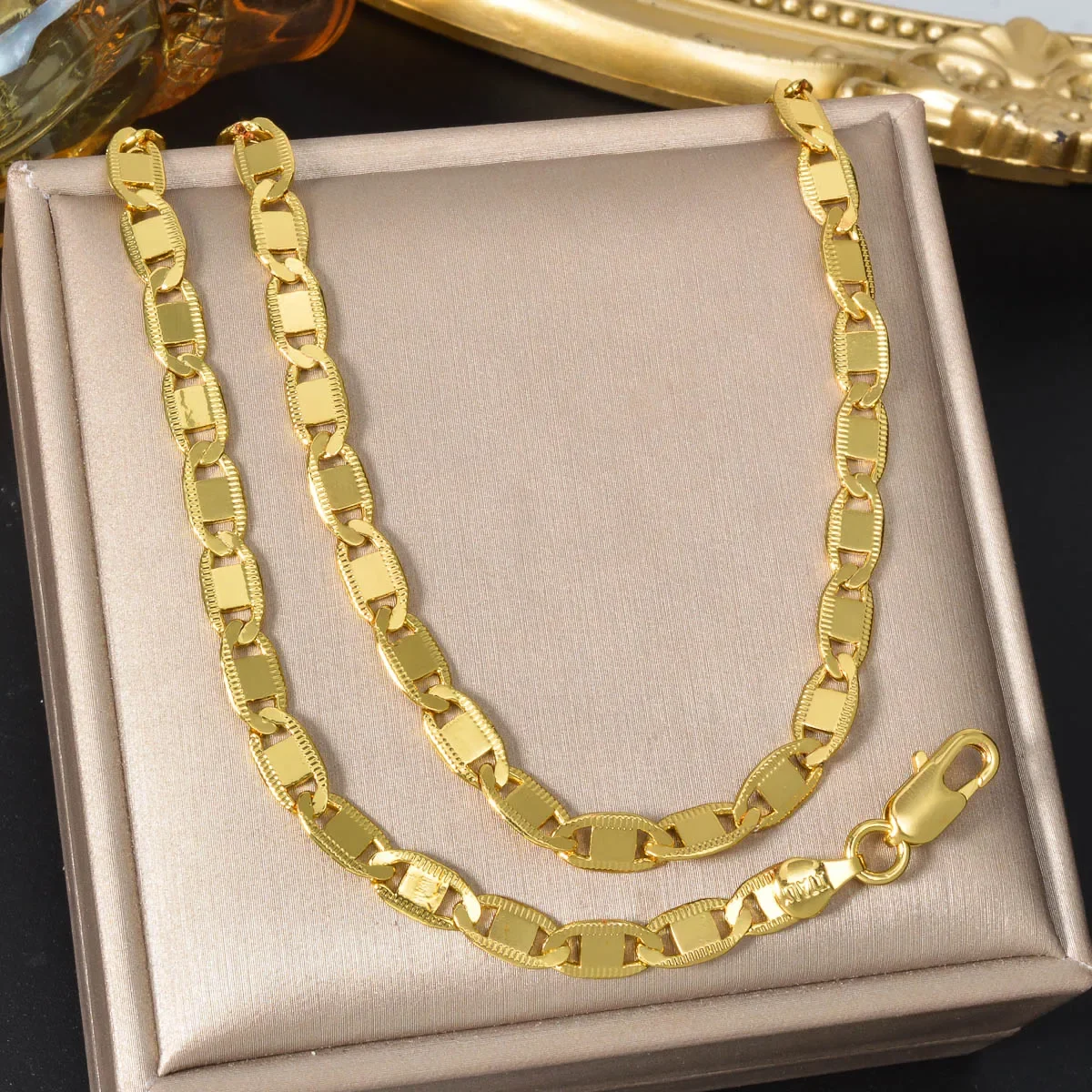 

Oval Link Chain Jewelry Set for Women Gold Plated Copper Necklace Bracelet European American Style Daily Office Gift for Her