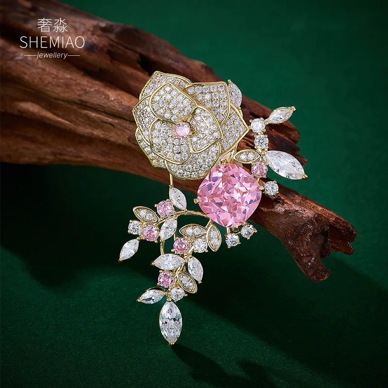 Chinese Style Lucky Auspicious Micro Paved Zircon Rose Camellia Brooch For Women Elegant Luxury Suit Evening Party Blessing Pin