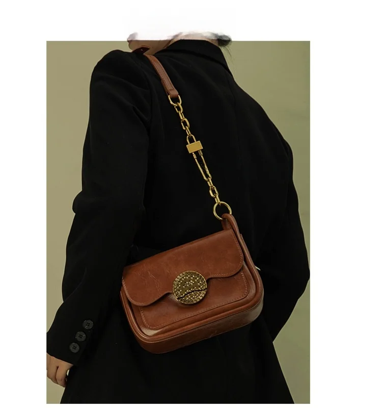 

Faionable Leather Square Bag Women's Crossbody Bag Chain Design Handbag Sli Retro Feel New 2025 Model JOMGNE