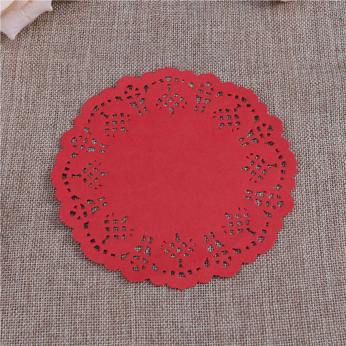 

100pcs 55Inch 14cm Vintage Lace Decoupage Paper Doilies Crafts Placemats Table Decoration Accessories (Random Color)