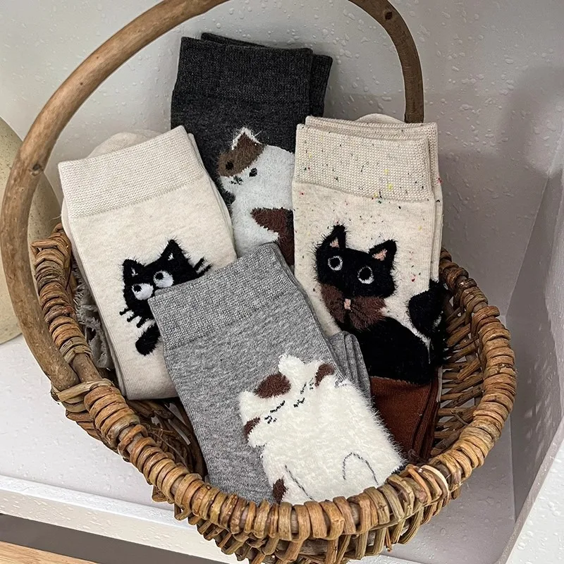 موضة جوارب قطنية للنساء الفتيات الخريف الشتاء الدافئة الكرتون القط نمط منتصف جوارب أنبوبية 2026 جديد شعبي السببية الجوارب القصيرة