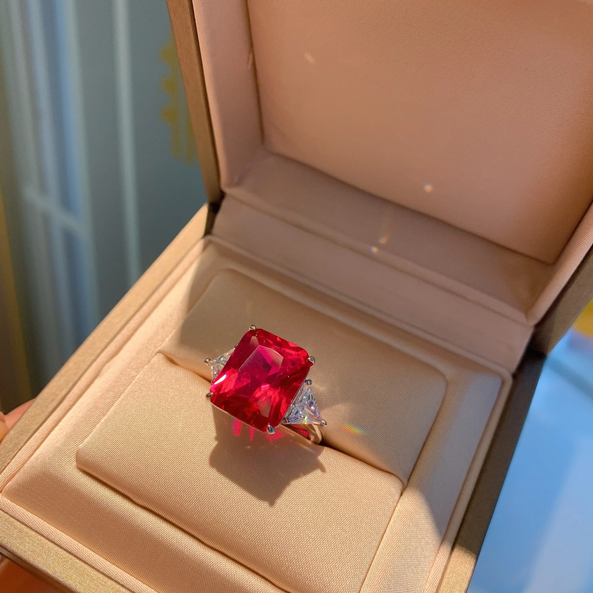 New fashion trend S925 silver inlaid 5A zircon jewelry classic ruby emerald temperament ladies ring