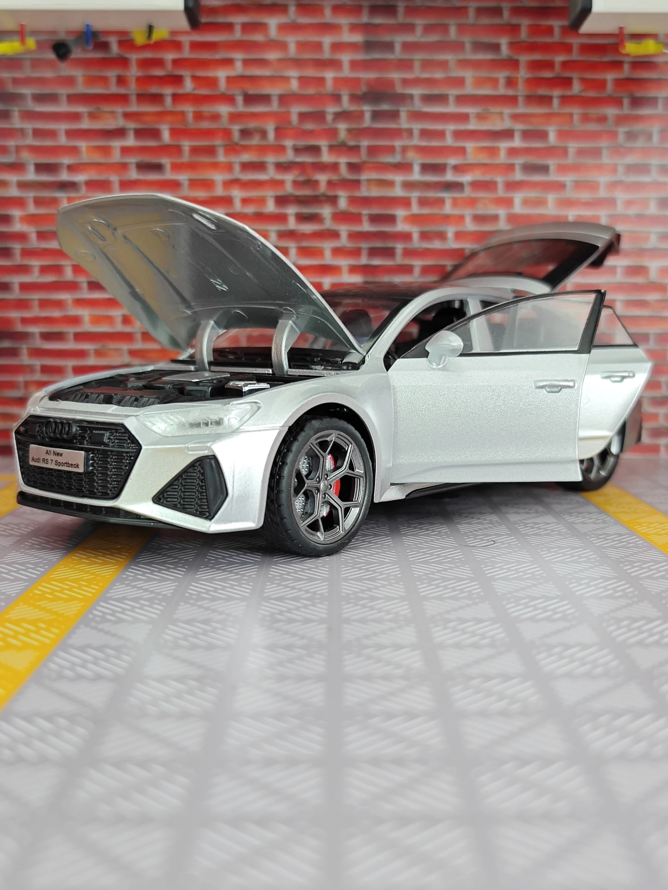 Modelo de coche de aleación RS7 1:24, colección de adornos, regalo acústico-óptico, juguetes para niños, puertas y capó, maletero se puede abrir
