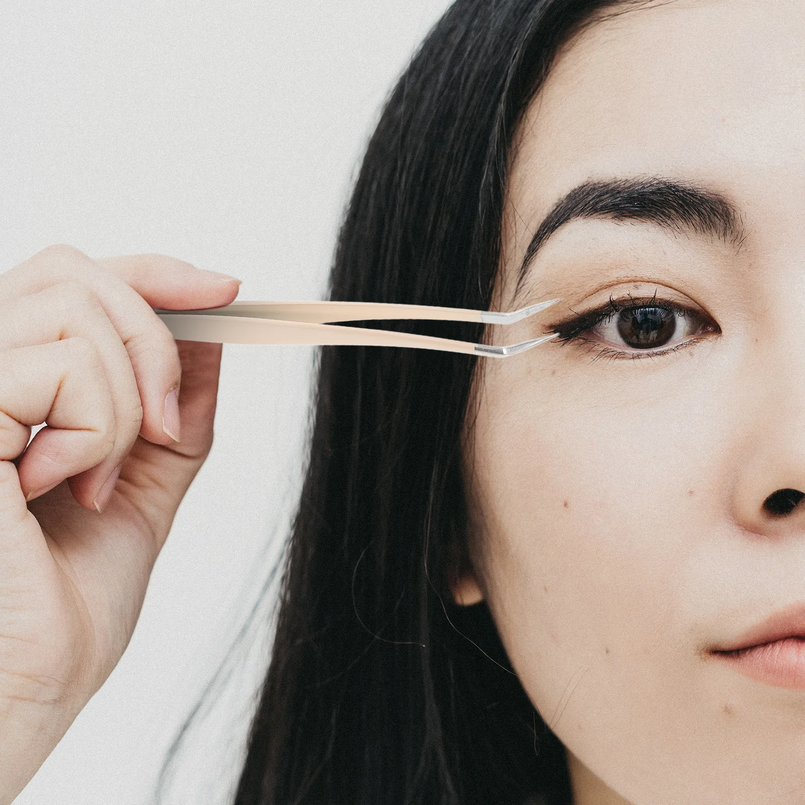 False Eyelash Tweezers Bent Tip Precision Curve Design Easy Application Removal Multi-Functional Makeup Tool Portable