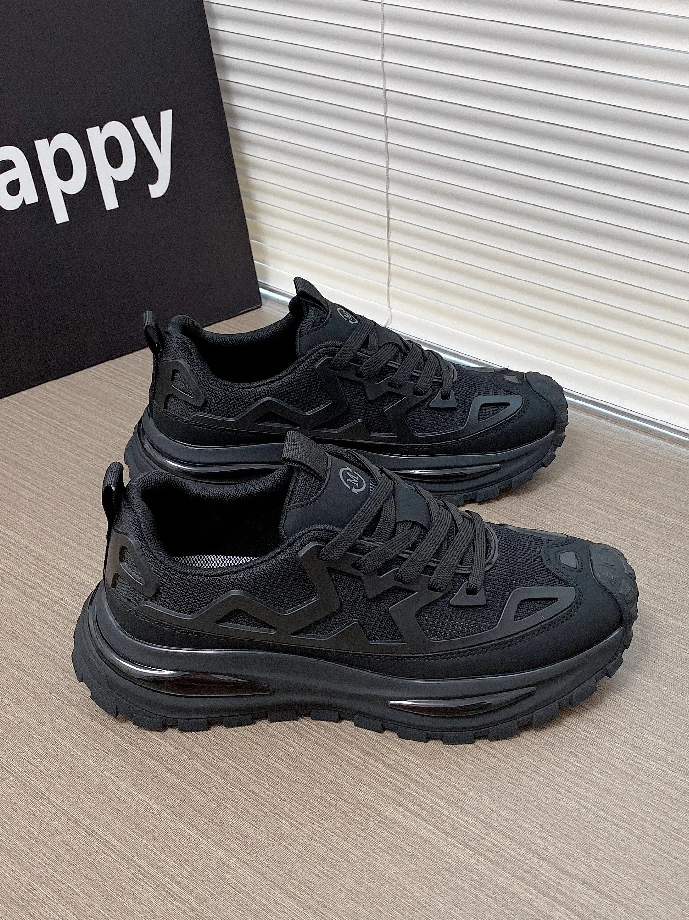 scarpe-casual-da-uomo-per-esterni-nuovo-stile-estate-2026-sneakers-da-papa-nere-con-fondo-spesso-traspiranti-leggere-comode-antiscivolo