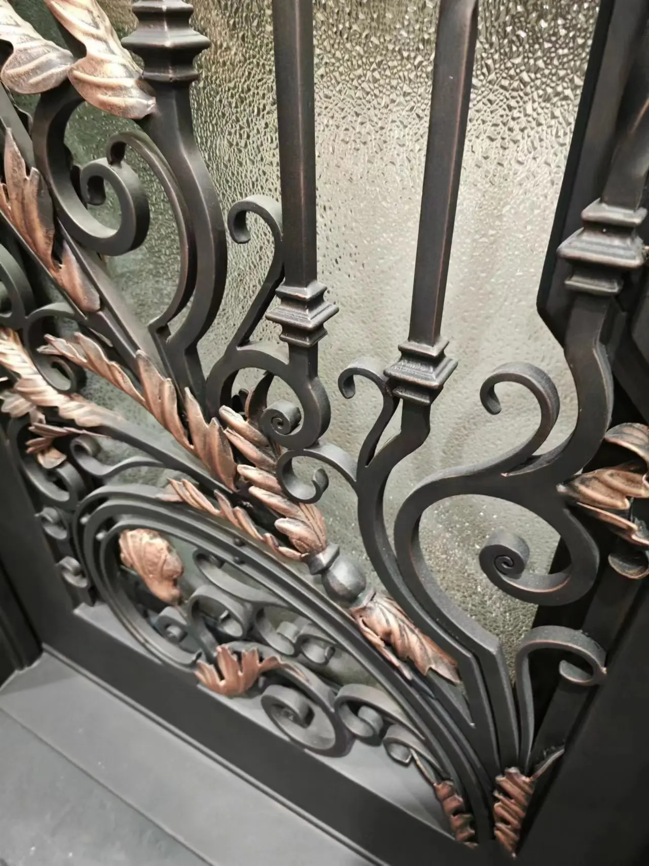 external outdoor wrought iron door, single door double-layer tempered glass, modern style, anti-theft function, sturdy casting