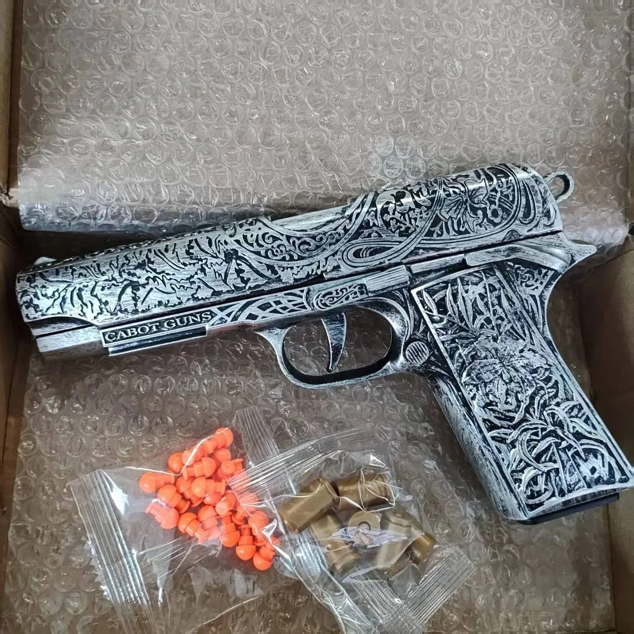 레트로 M1911 쉘 이젝팅 장난감 권총, 소프트 총알 연속 발사 야외 게임 슈팅 권총 (어린이 및 성인용)