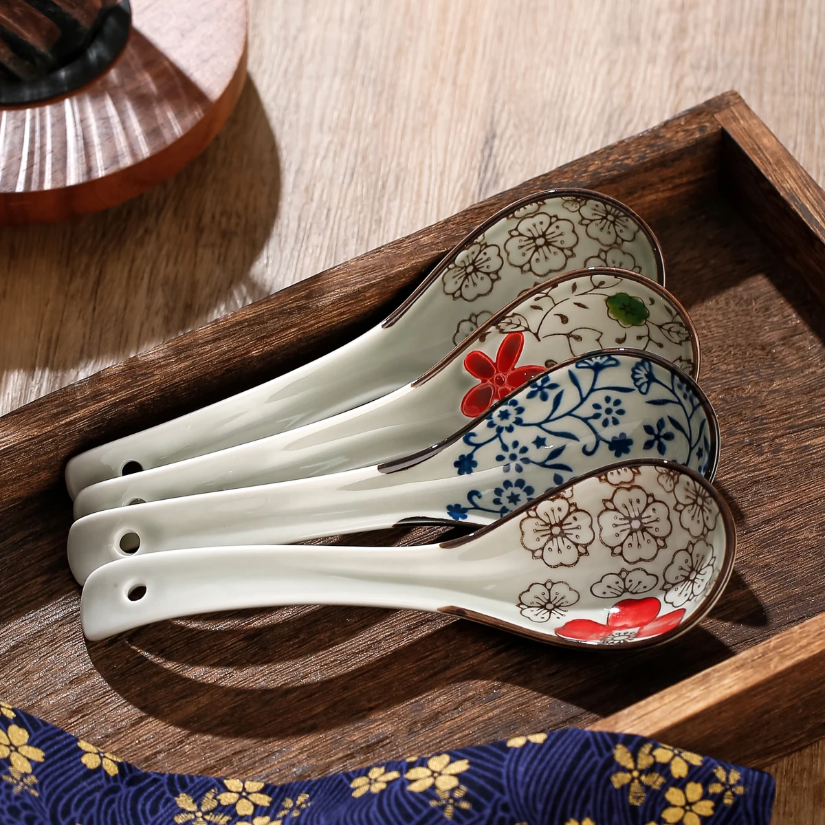 4Pcs Ceramic Spoon Environmental Protection Household Kitchen Cutlery Set Retro Flower Print Design Ceramic Soup Spoon Set