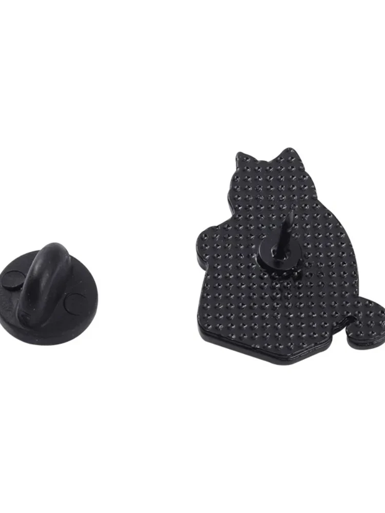 Alfileres esmaltados de gato blanco y negro, broche de bolsa de pescado seco, insignias de animales de dibujos animados, Pin de solapa de mezclilla, regalo de joyería para niños, mejores amigos