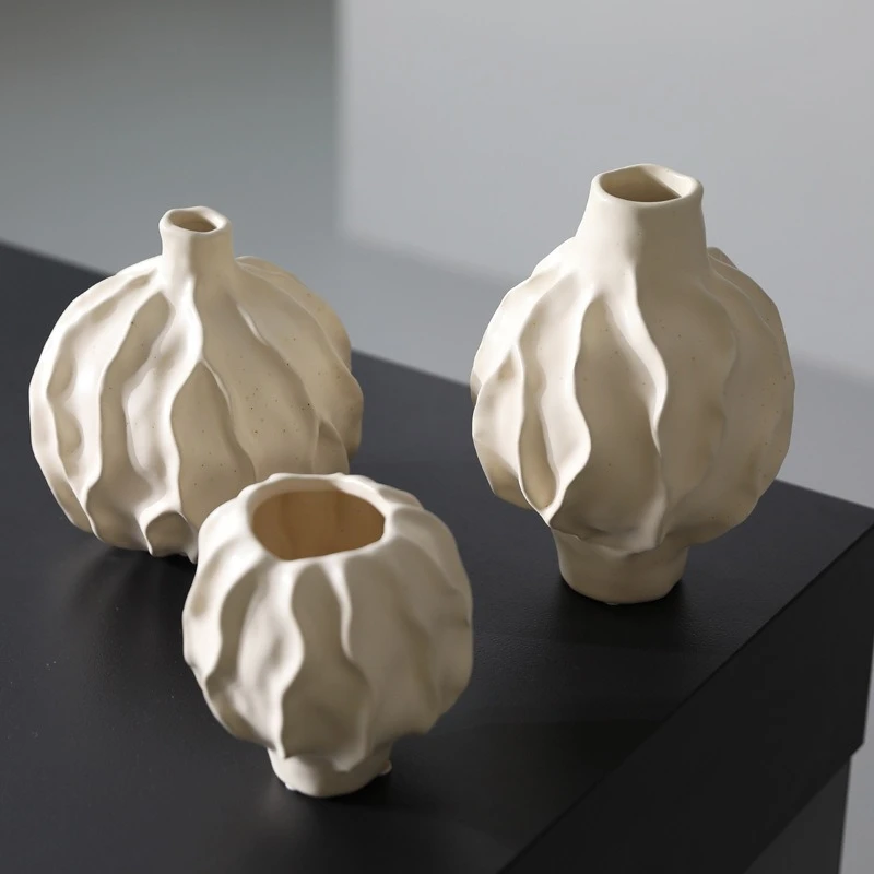 

Abstract Pleated Ceramic Vase Wave-shaped Flower Vase Flower Arrangement Accessories Ceramic Handicrafts Flowerpot Vases Pots