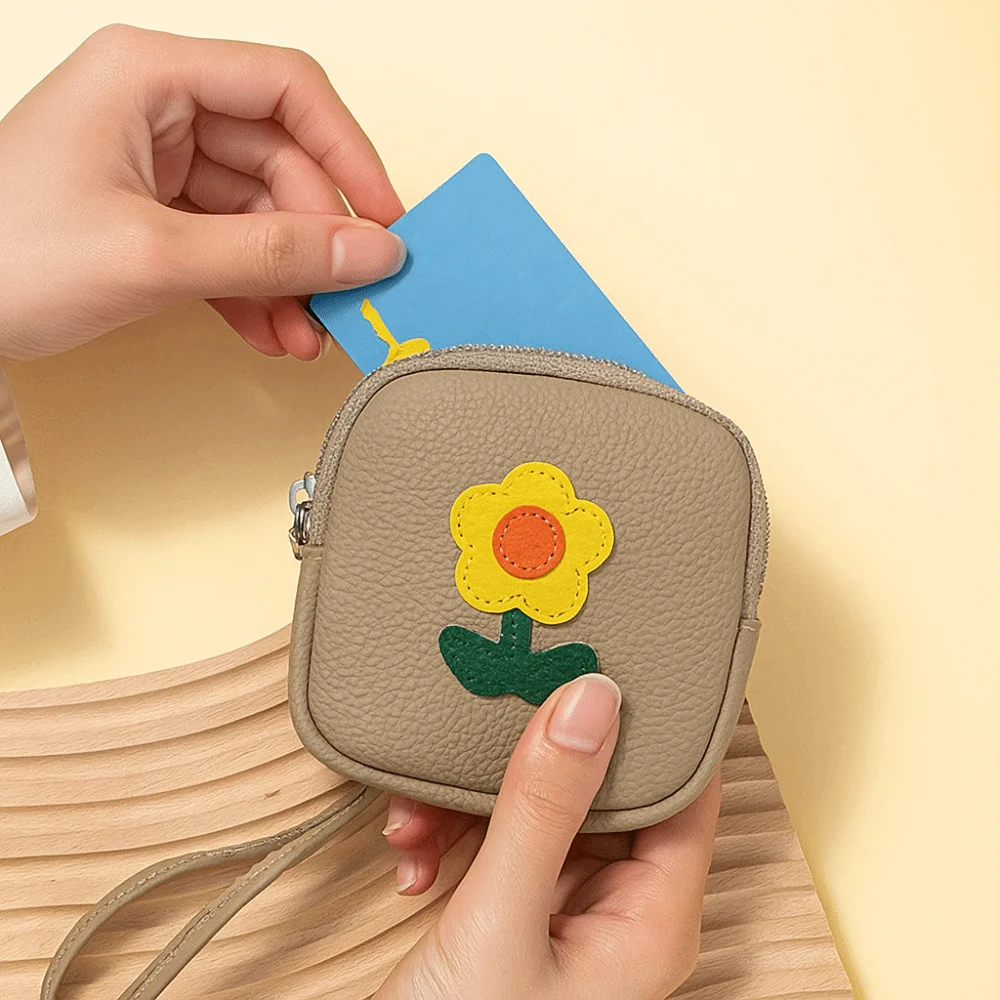

Multifunctional Small Flower Wallet with Keychain Leather Mini Lipstick Bag Zipper Lovely Earphone Storage Bag Outing