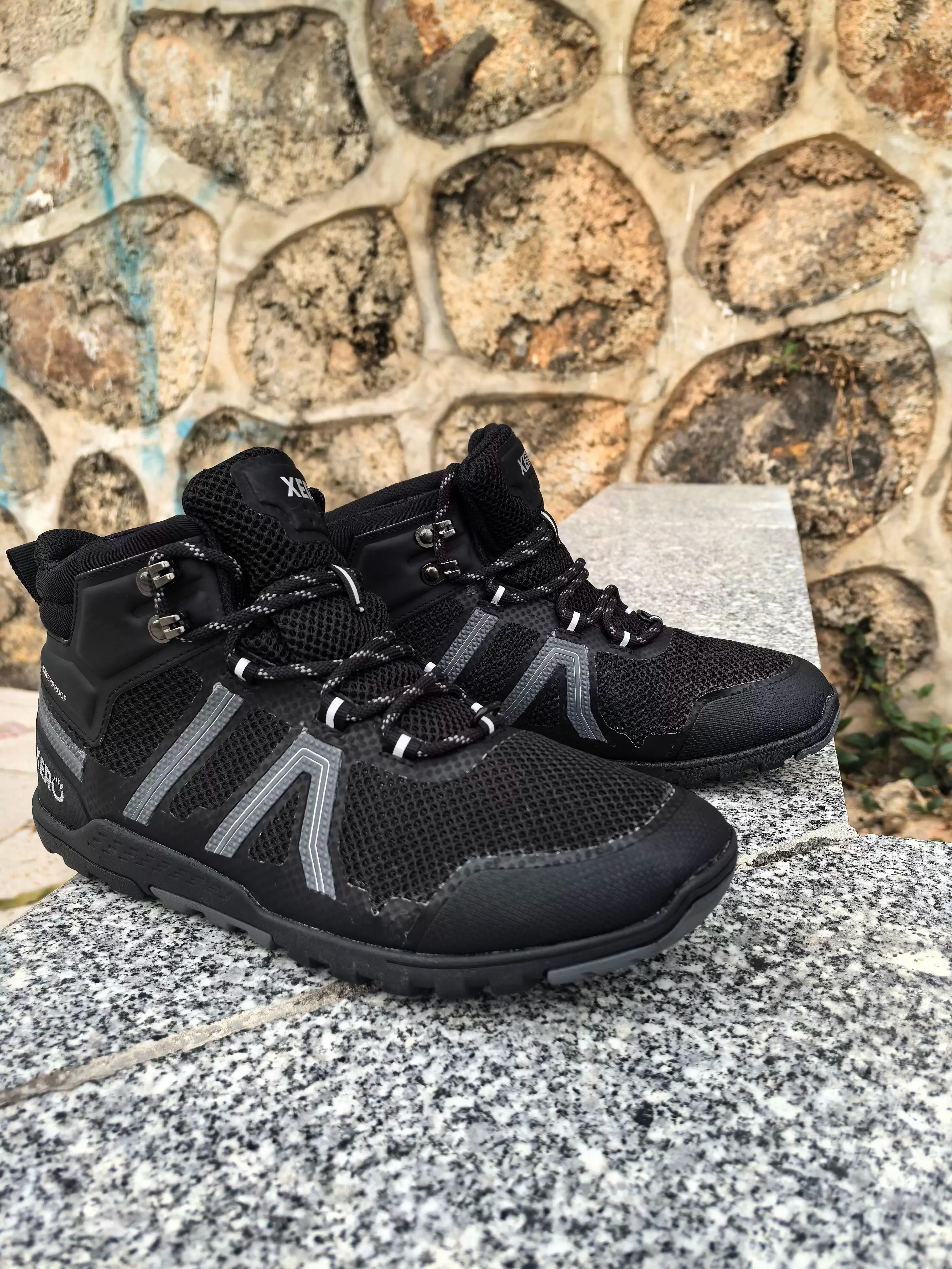 Autumn trail running shoes Men's anti-slip walking and jogging shoes Men's high-top outdoor sports shoes