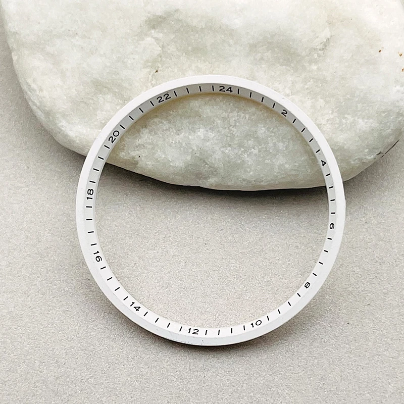 31.4mm * 27.8mm Marchio numerico Orologio in plastica Capitolo Anello Fit Seiko Tartaruga Capitano Willard Samurai King 6105 Cassa dell'orologio Parti di riparazione