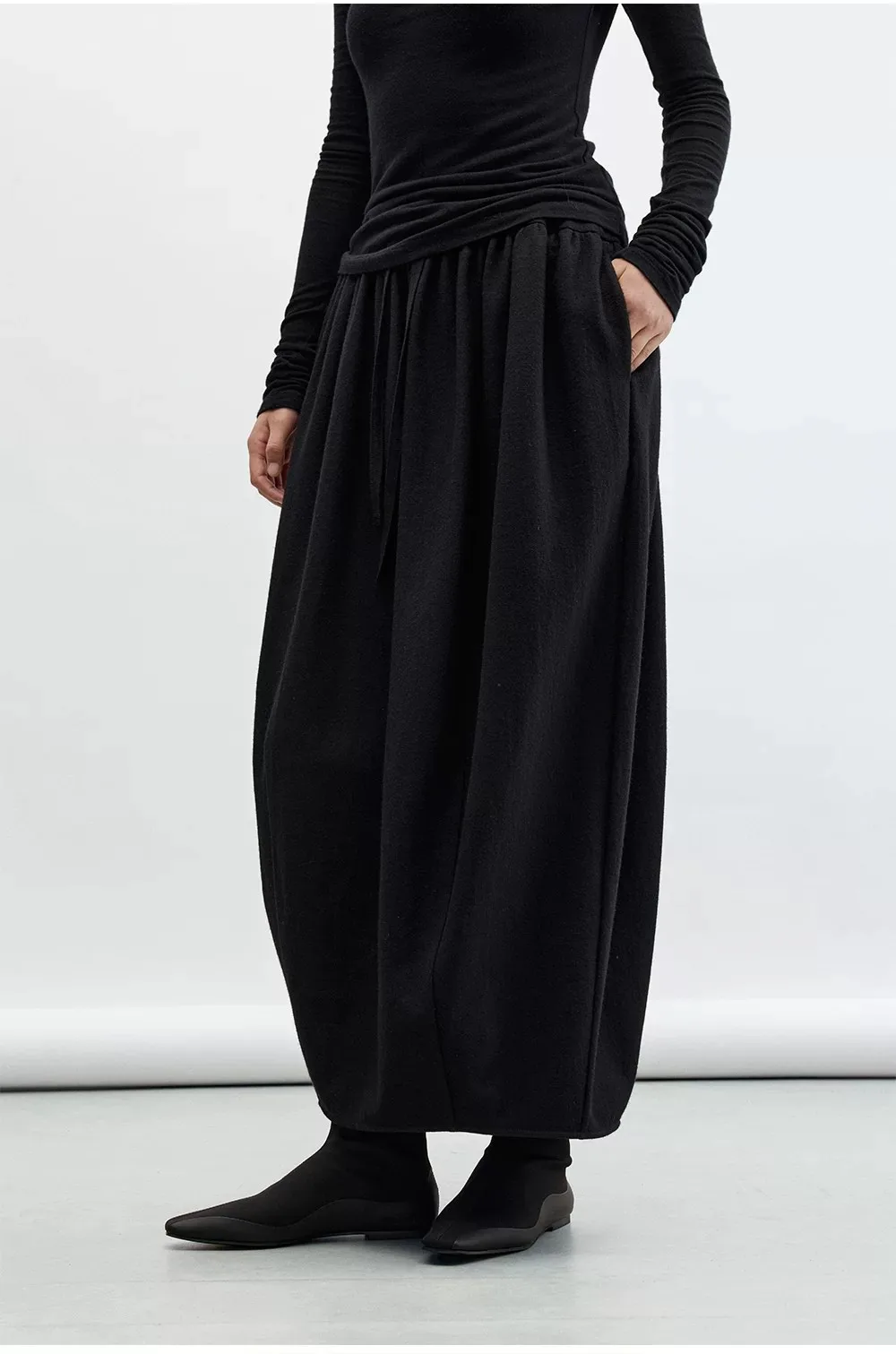 100% Wool Three-Dimensional Cut Flower Bud Skirt, Designed with a Relaxed and Lazy Style, New Model for Women in the Fall/Winter 2026 Season