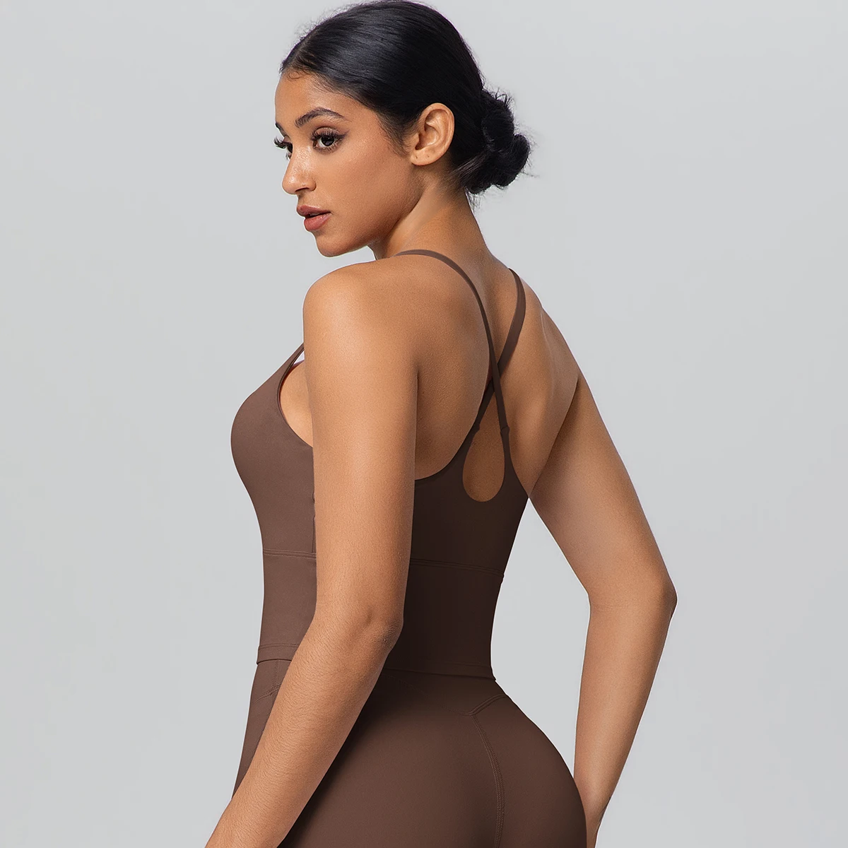 1 Stück Einfarbiger Weicher Rückenfreier Fitness-Yoga-BH für Damen, Hochfester Stoßdämpfender Sport-Top mit Push-Up-Effekt und Brustpolster – Detail 8