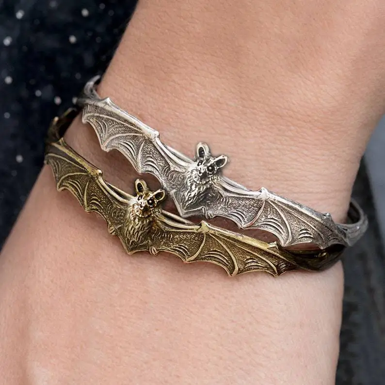 

Vintage Bat Cuff Bracelet Bronze Silver Gothic Jewelry Adjustable Bangle for Man Women Halloween & Dark Academia Style Accessory