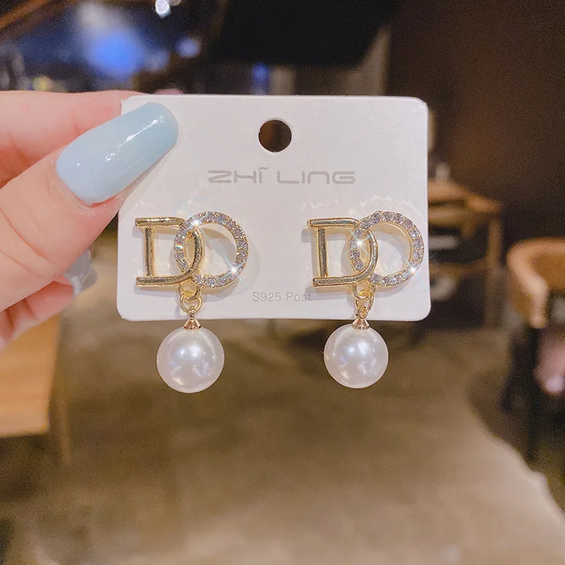 New Crystal Hollow Letter DO Imitation Pearl Pendant Earring for Women Trend Ear Jewelry Wholesale Christmas Girl Gift