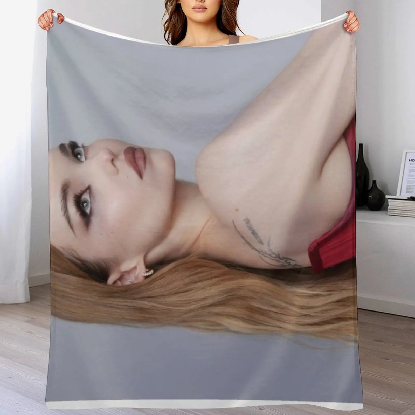 

Dove Cameron #17 Throw Blanket sofa bed Soft Plush Plaid Plush Luxury Throw Blankets