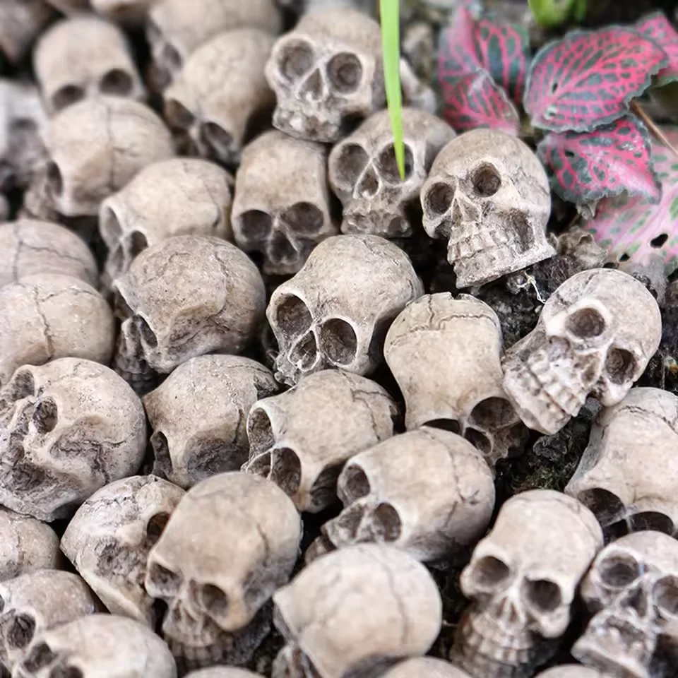 20Pcs Mini Skull Figure Collectable Halloween Miniature Skeleton Heads Realistic Skull Craft Landscape Garden Potted Plant Decor