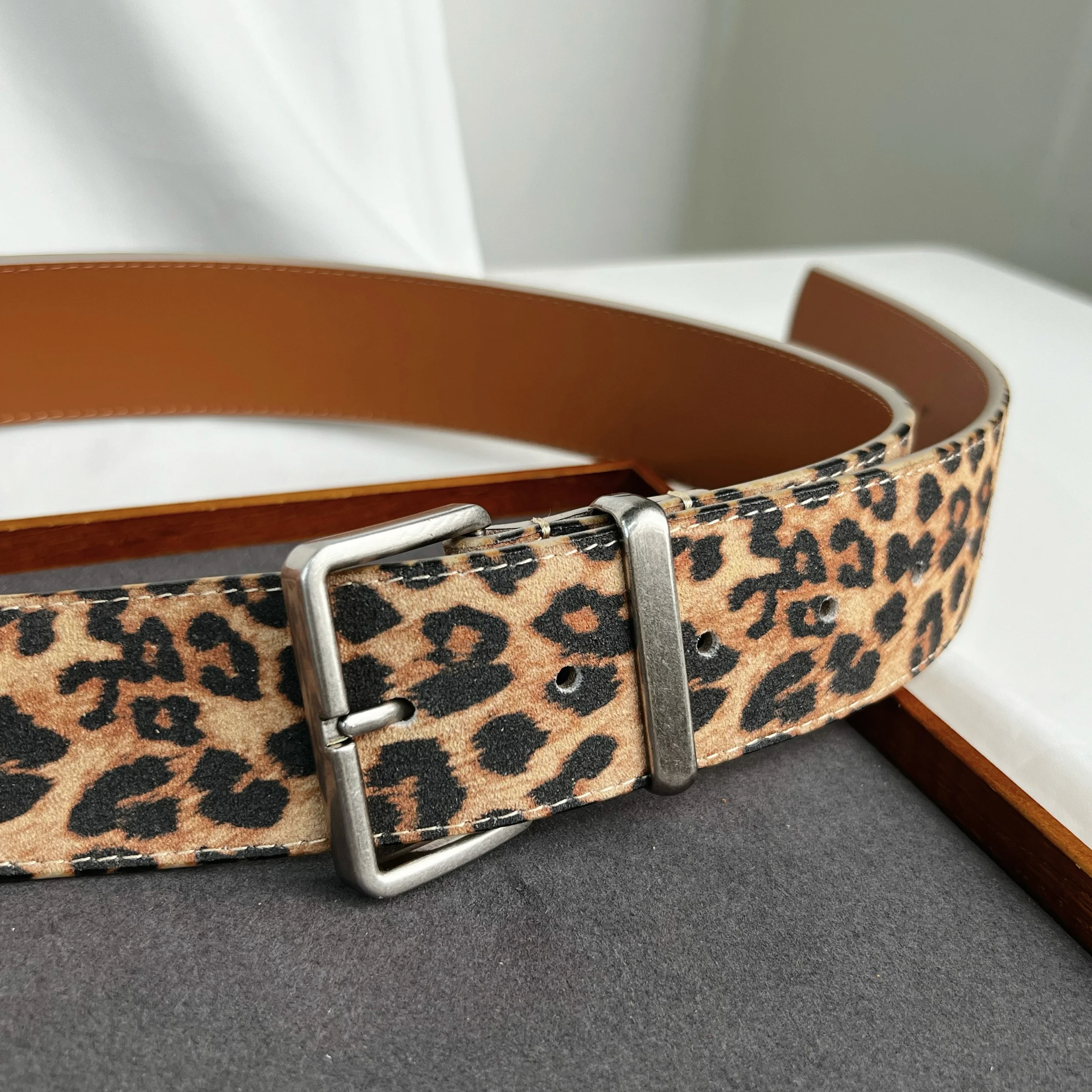 2024 كلاسيكي ليوبارد طباعة متجمد الجلد المدبوغ الجلد الحقيقي Ceinture صب فام لوكس تصميم الخريف قميص فستان حزام خصر من الجلد الحقيقي