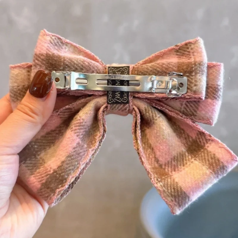 กิ๊บติดผมเด็กผู้หญิงลายตารางผ้าขนสัตว์สไตล์เรโทรสำหรับฤดูใบไม้ร่วงและฤดูหนาว 1/2 ชิ้น โบว์ใหญ่ กิ๊บติดผมแบบหนีบสำหรับเด็กผู้หญิง