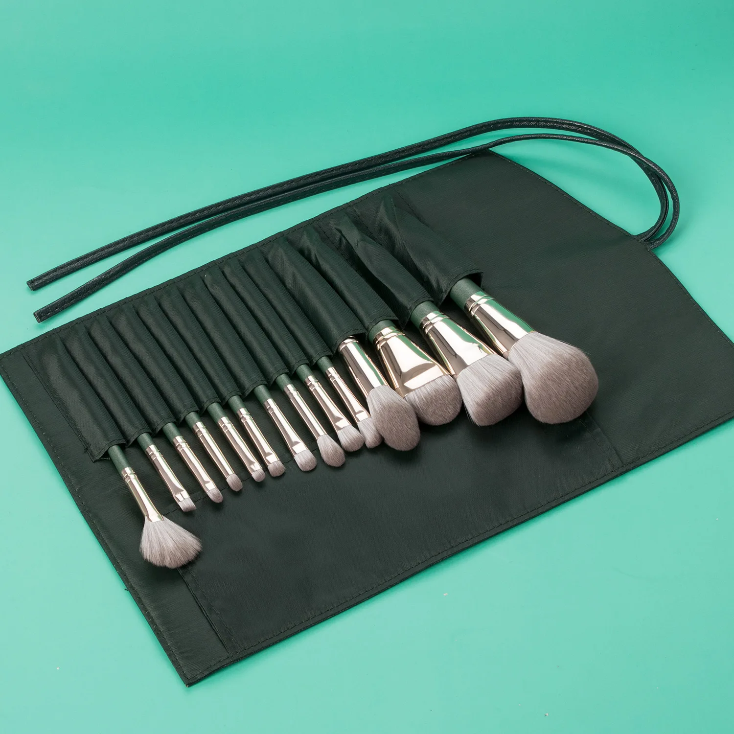 14 個のメイクアップ ブラシ セット - プロの美容ツール キット用のファンデーション、アイシャドウ、パウダー ブラシ