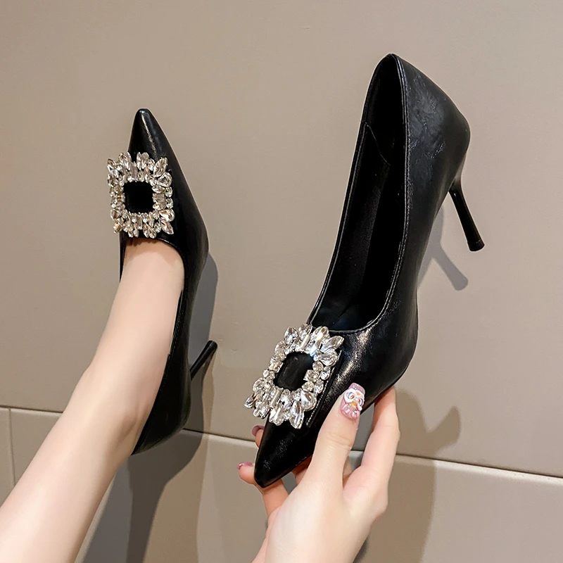 Zapatos de mujer a la venta, zapatos de tacón a la moda One Kick para mujer, zapatos de tacón finos con punta estrecha y diamantes de imitación para otoño, zapatos sexis para fiesta o tacones finos