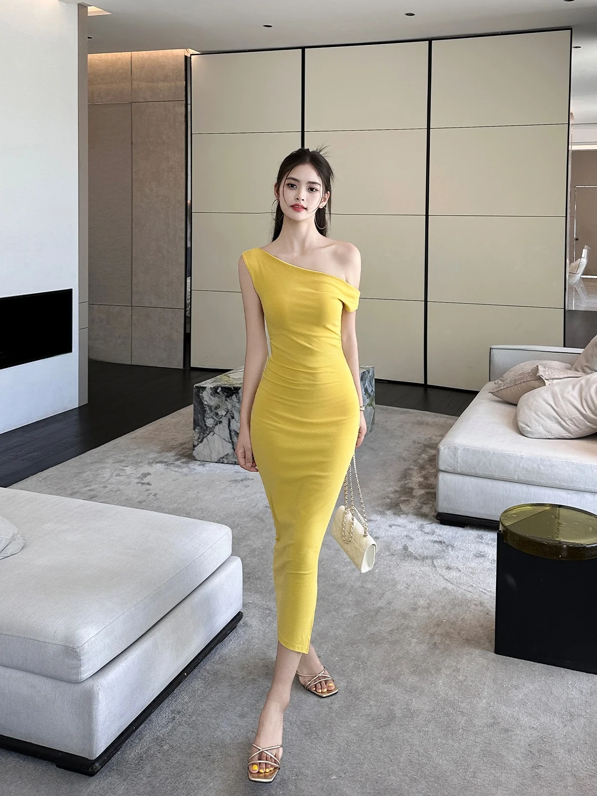 Sexy One-Shoulder Waist-Cinching Long Dress Women's Spring High-End Sensual Bodycon Skirt Cotton Blend Short Sleeve Casual Wear