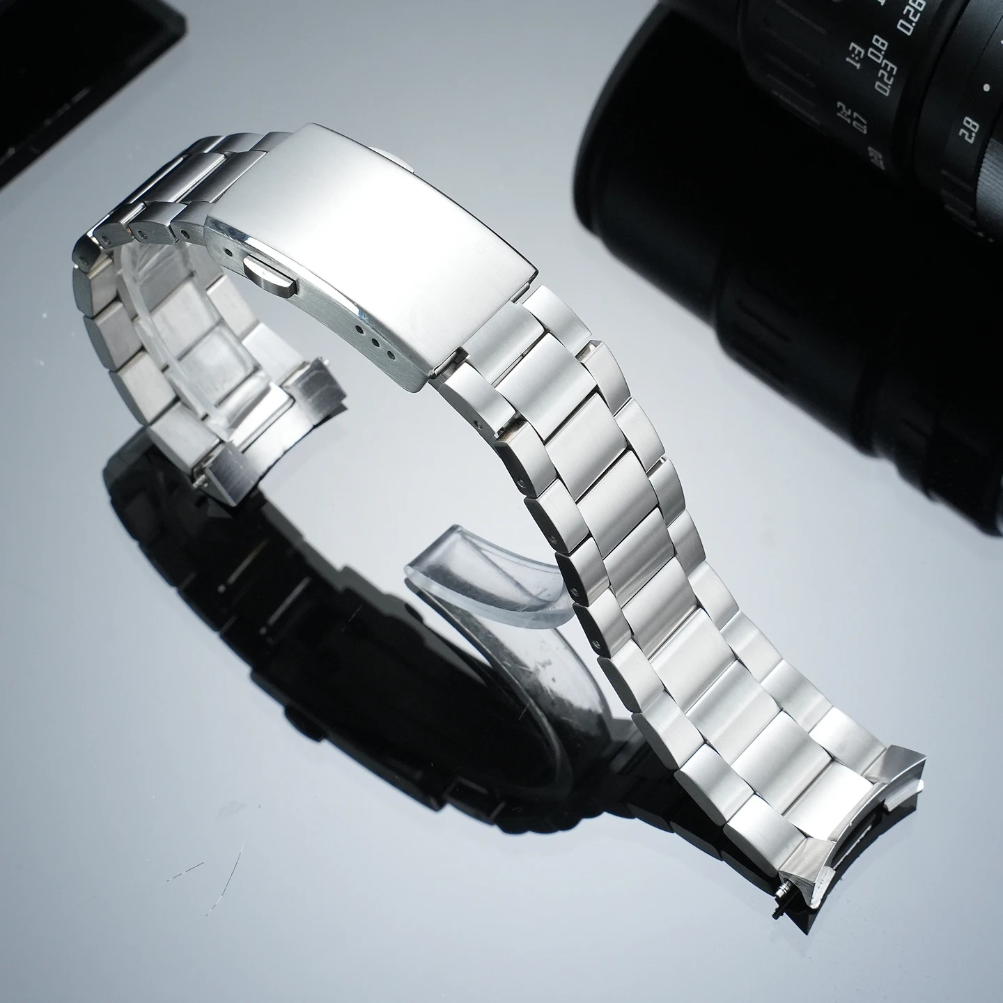 21.5mm Curved Stainless Steel Watch Band for TAG Heuer F1 Series Gulf Red Bull Team 43mm Quartz Men's Watch with Custom Dial