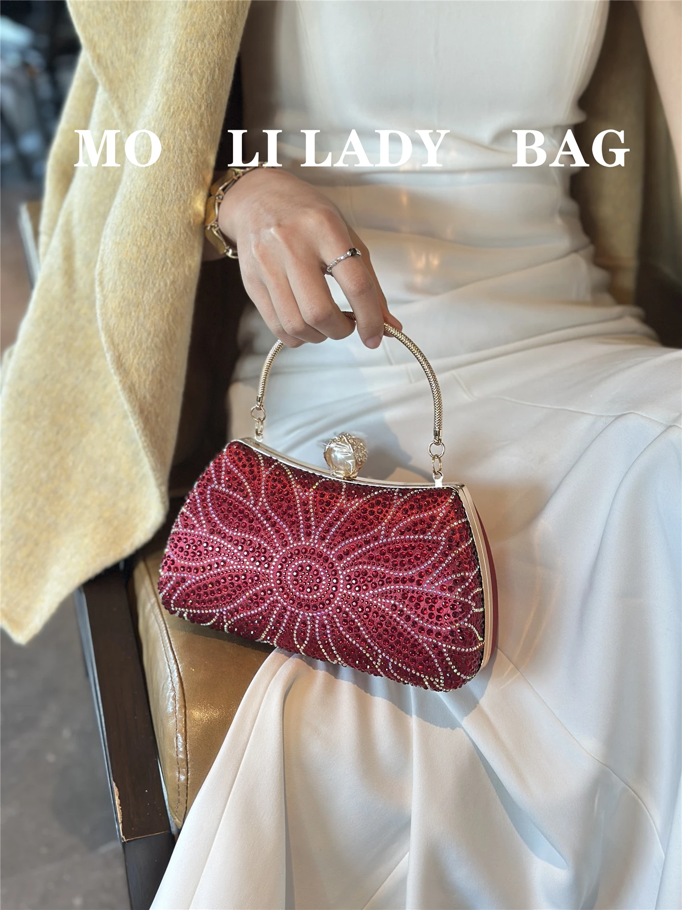 Elegant Pearl Clutch Bag Women's Evening Bag Sunflower Design Luxury Diamond Embedded Fashionable Small Handbag for Ladies
