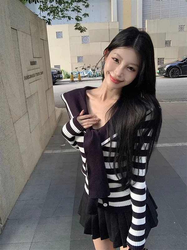 

Slim Fit Long Sve V-Ne Knitted Sweater Navy Blue Stripes Women's Early Autumn New Sle Korean Design College Trend Top