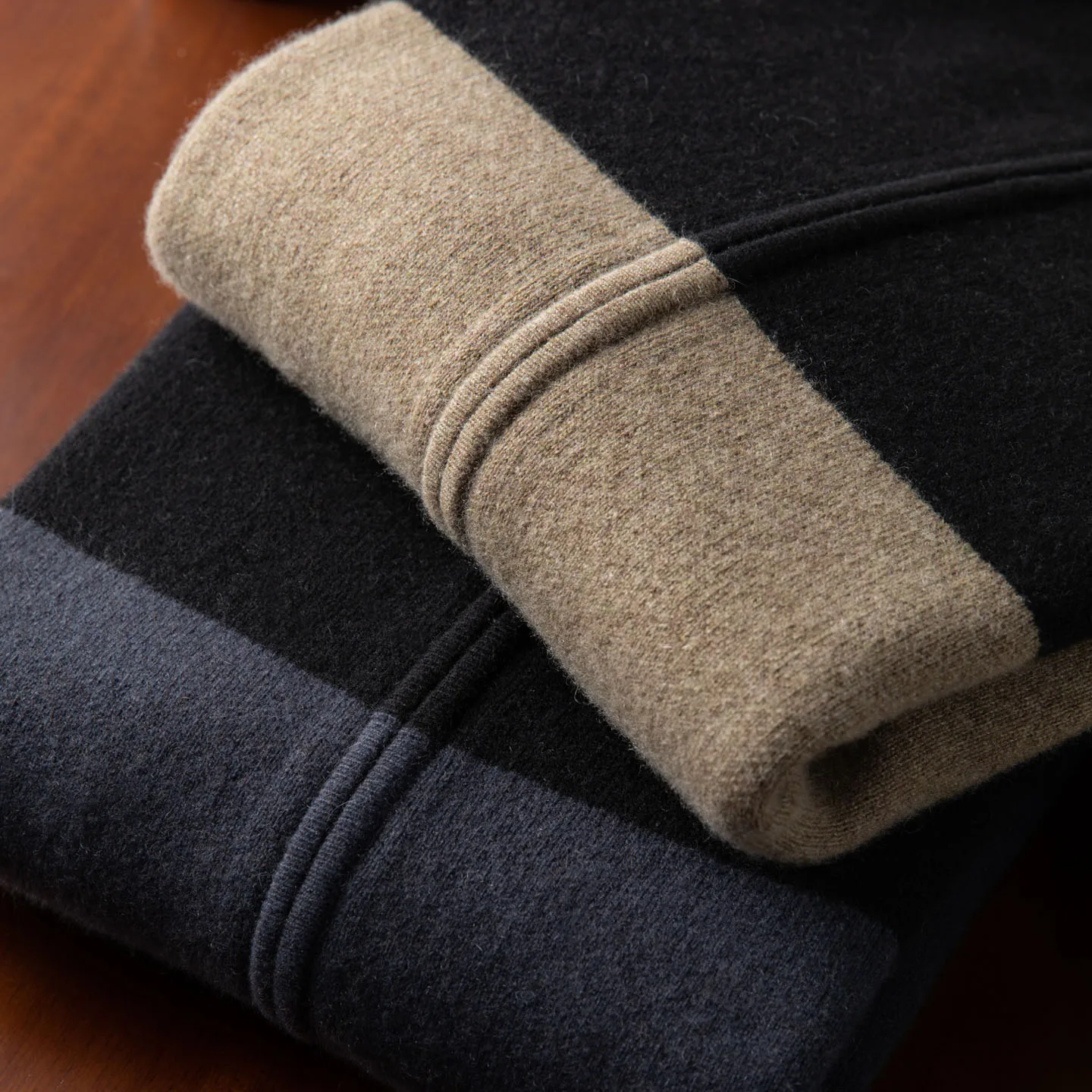 New 100% pure cashmere Siping thick cardigan men's stand-up collar zipper business casual knitting color matching coat.
