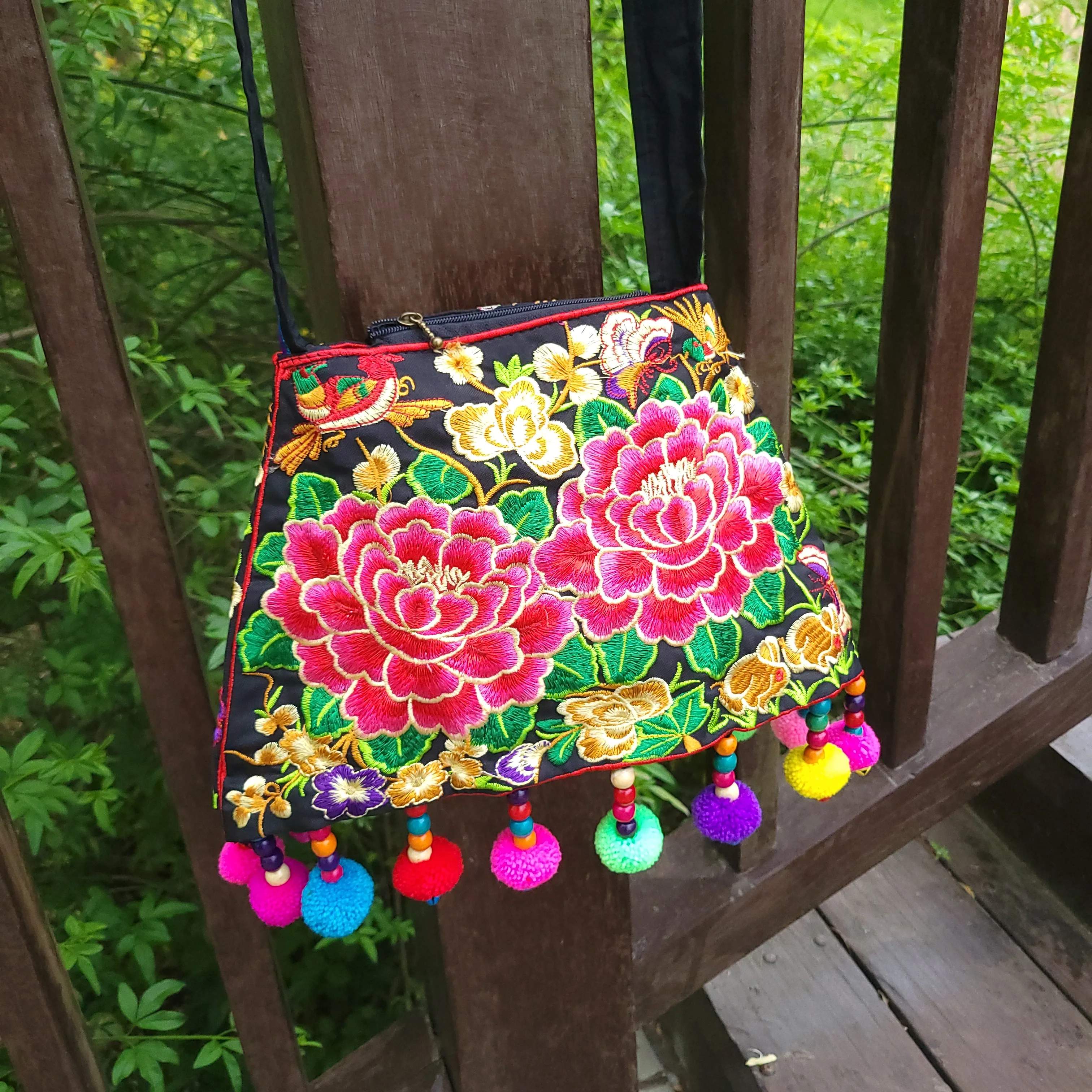 Hnong Embroidered Bags for women Vintage canvas bag Handmade pompon Ethnic bags women Crossbody Bag Female bag