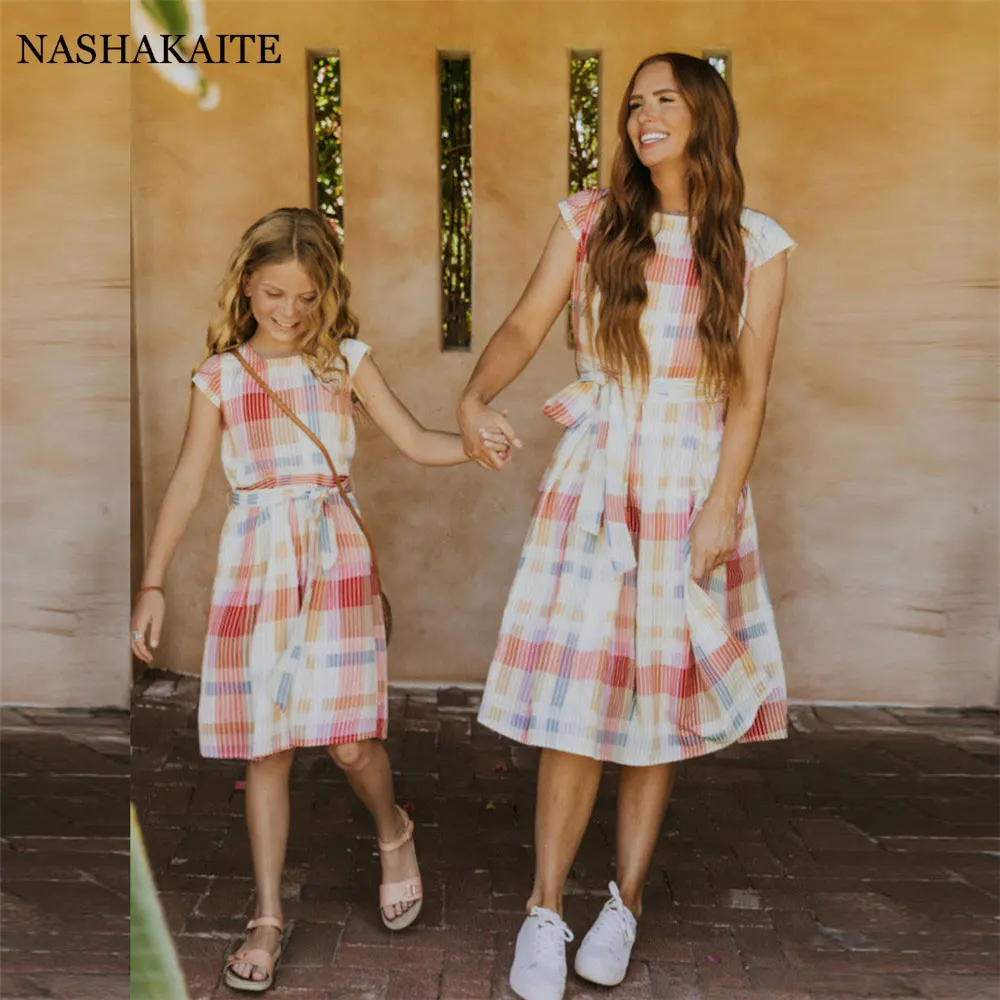 

Summer Matching Family Outfits Rainbow Vertical Stripes Vacation Parent-Child Dress Mini Cute Mother-Daughter Dress family look