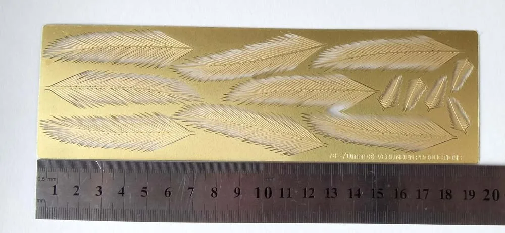 New 1/35 Etching Sheet Tropical Plant Leaves For Scene Modeling Upgrade Metal Accessory(bigger Leaf parts))
