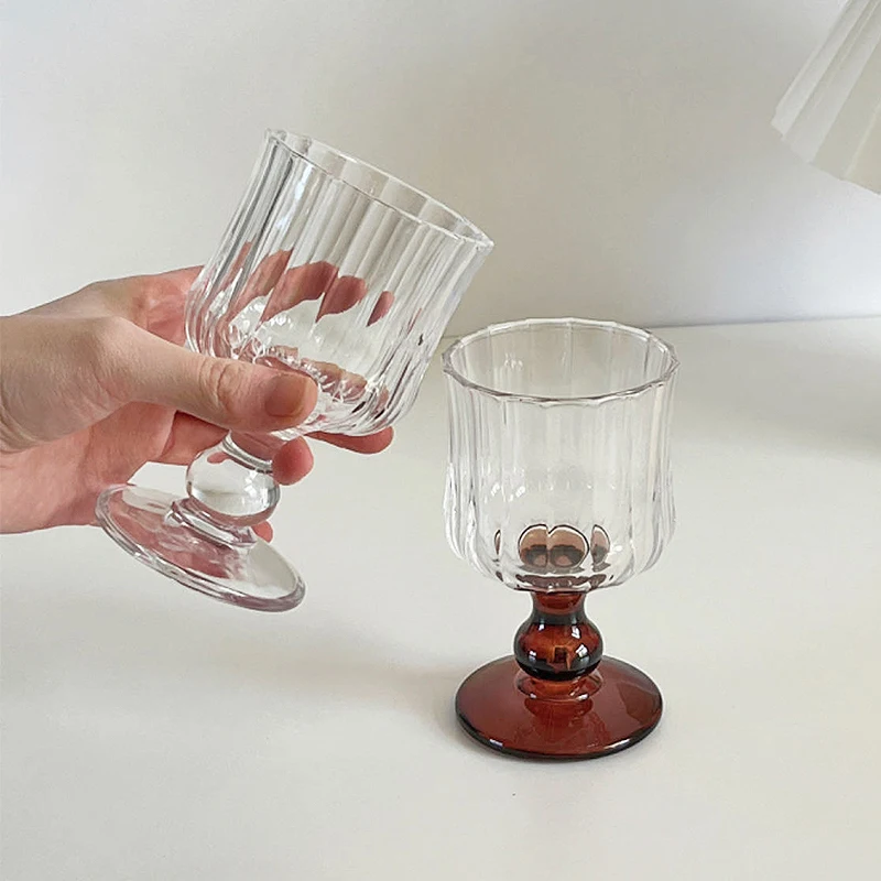 Old Fashion Glasses Hot Red Wine Goblet Elegant Glass Drinkware for Home Bar Wedding Party 1PC Vintage Drinking Glasses