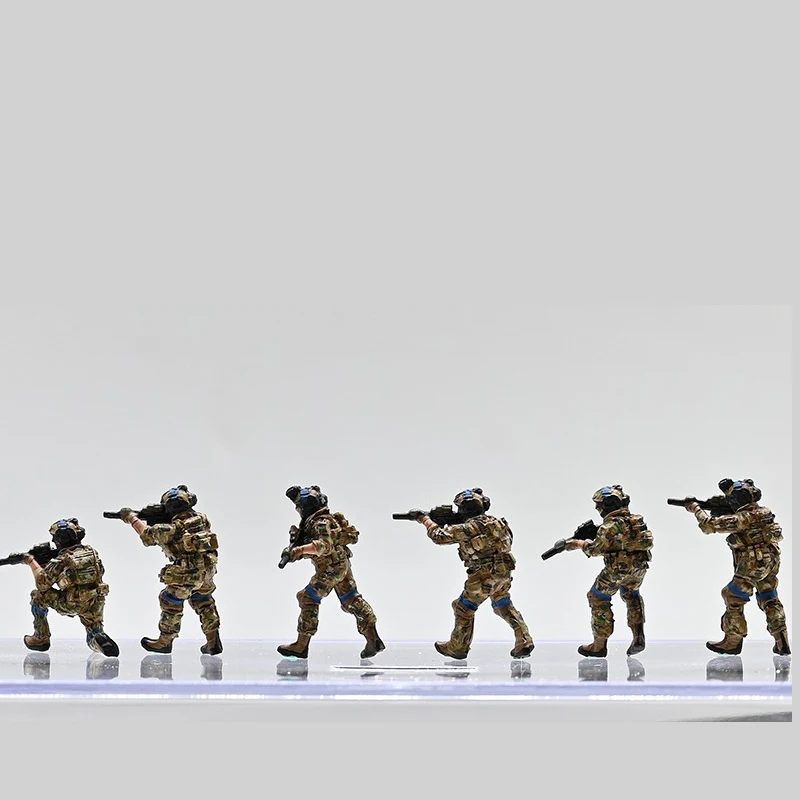 

1: 72 Proportions Mercenary 6-person group coloring finished plastic simulation model collection men's gift scene simulation