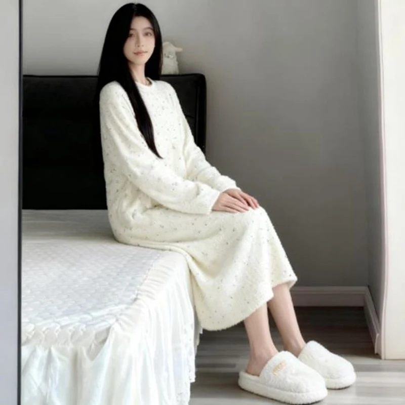 Baju Tidur Wanita Musim Dingin 2025 Lengan Panjang Tebal Hangat Bahan Flanel Korea Lucu Beludru Karang Pakaian Tidur Gaun Tidur Nighty