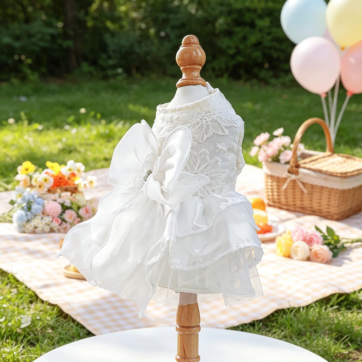 Elegantes Spitzenkleid mit Schleife für Haustiere, Wunderschönes Prinzessinnen-Hochzeitsoutfit für kleine Hunde und Katzen, Passend für Teddy, Bichon, Pomeranian – Detail 6