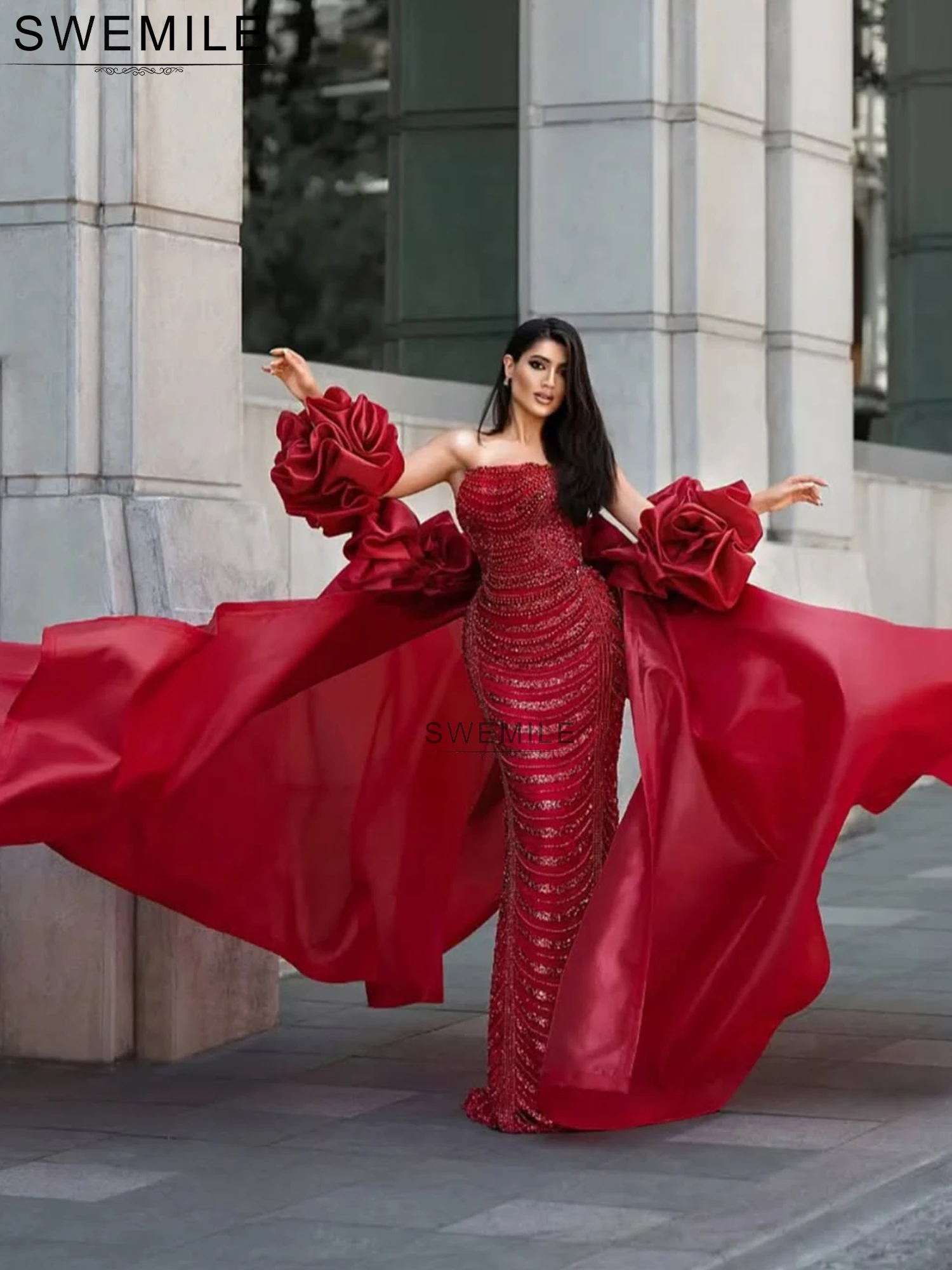 SWEMILE Perlen trägerlose Meerjungfrau-Abendkleider, handgefertigte Blumen, Cape-Ärmel, formelle Party-Abschlussball-Kleider, individuell gestaltet, 2025