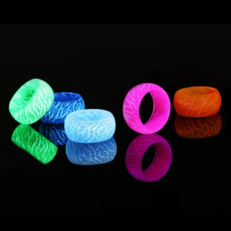 Personalized Transparent Resin Wood Grain Glow Ring Cool Luminous Secretwooden Cracked Fluorescent Ring for Men Dropshiping