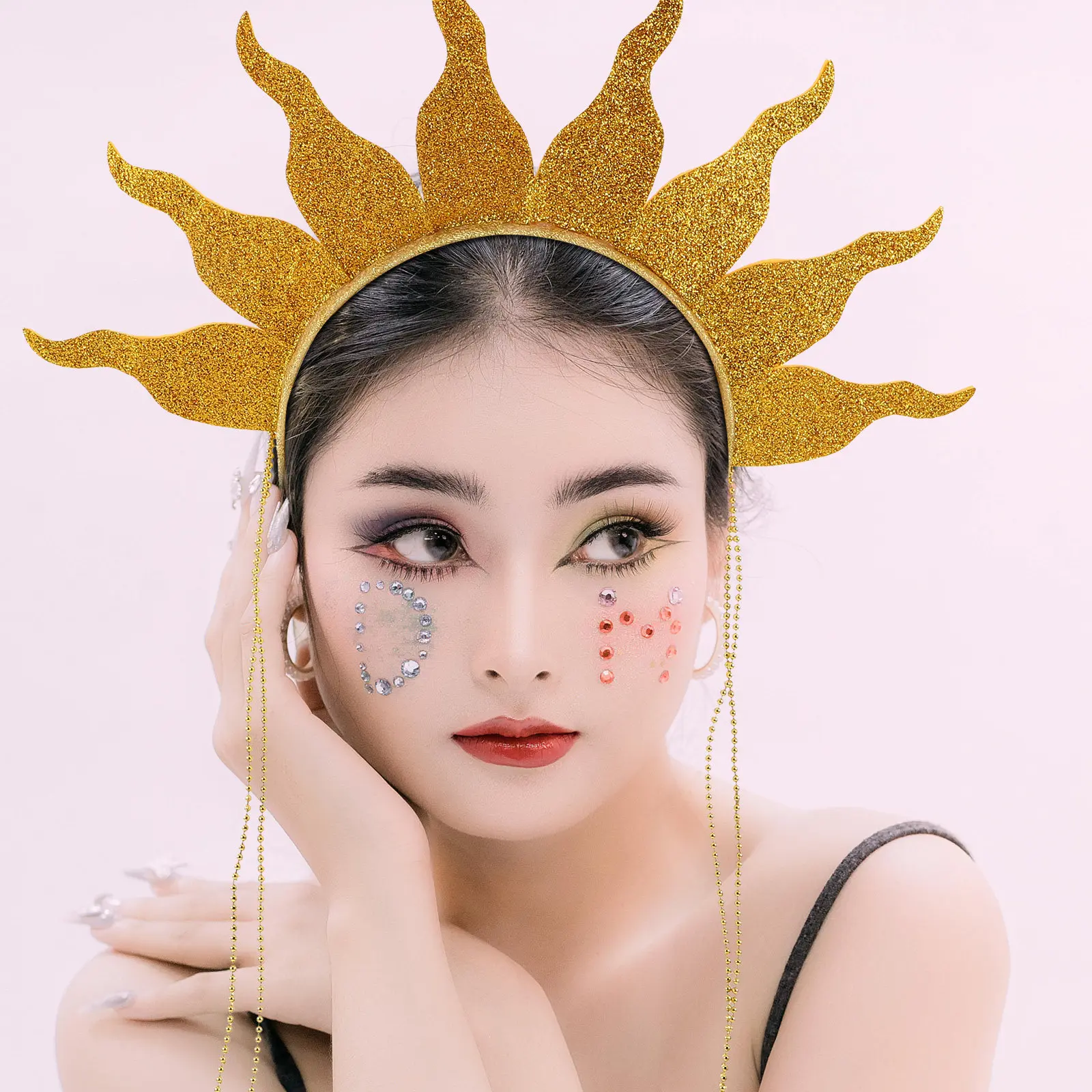 

Fire Headband for Women and Kids - Glitter Flame Pattern Party Headwear - Shimmering Festival Accessory for Halloween Cosplay