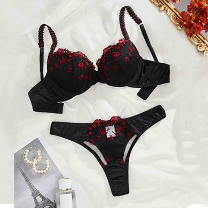 Sexy Women Lingerie Steel Ring Bra and Panty Set Red Floral Embroidery Lace Lingerie Intimate Seamless Underwear Three-point Set