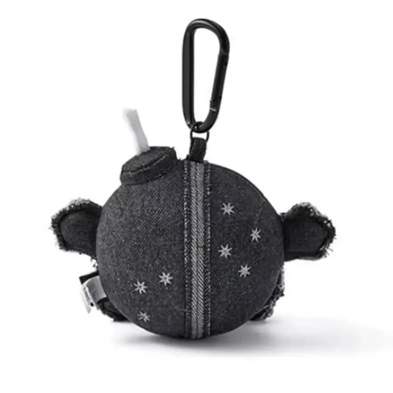 Schwarzer Denim-Plüschpuppen-Schlüsselanhänger, Kawaii-Kollektion, Geburtstagsgeschenk für Fans, Retro-Stoff-Taschenanhänger